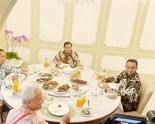 Jokowi Makan Malam Dengan 08